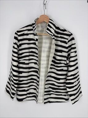 🍔 Grace Chuang Black & White irregular Striped Open Blazer light weight